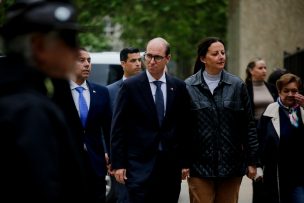 Arrau asiste a velorio del cabo Christopher Aguilera: “El llamado es a despedirlo como corresponde”