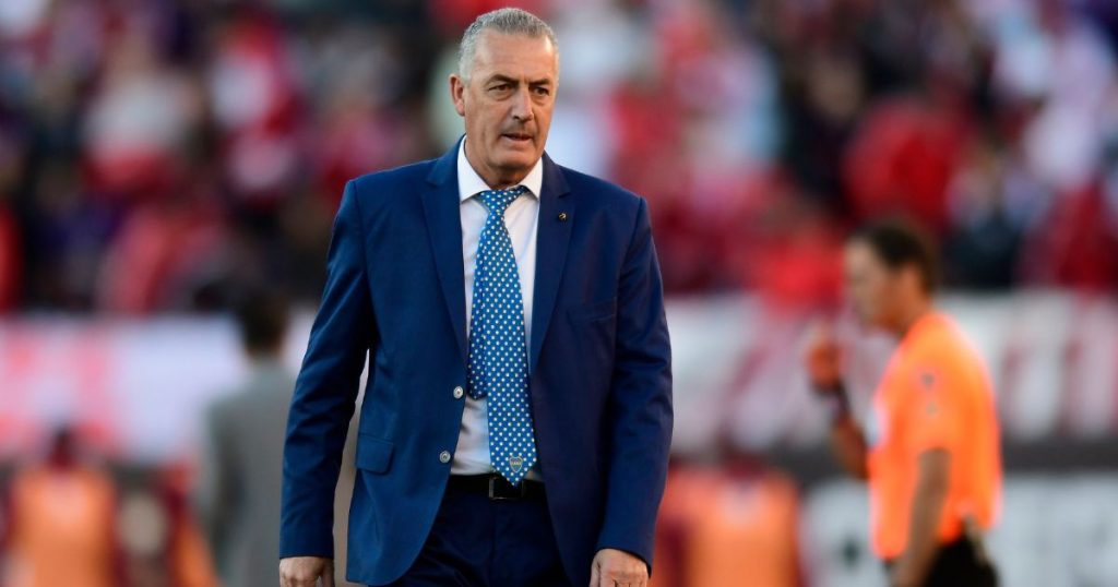 Gustavo Alfaro sale de la carrera para dirigir a La Roja: seguirá en Paraguay rumbo a 2030
