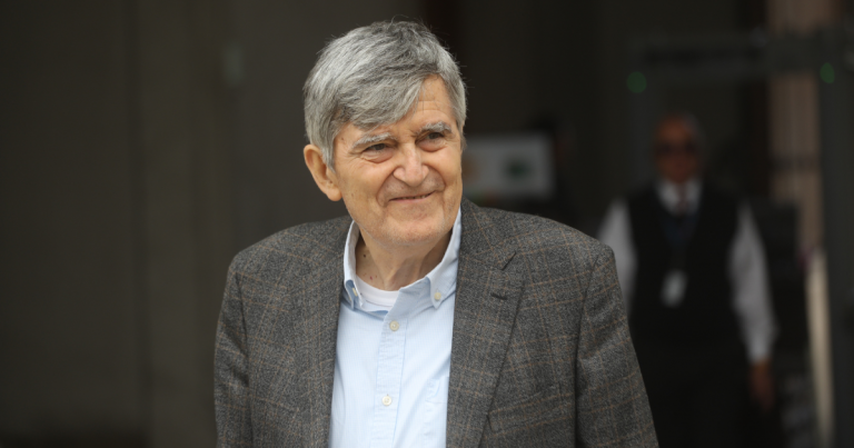 “Nuestro pesar es enorme”: PS despide a Camilo Escalona y destaca su legado como histórico dirigente socialista