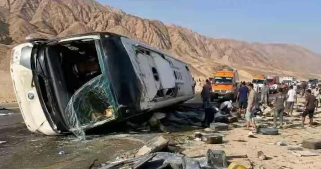 Al menos 16 muertos y 28 heridos tras brutal accidente de autobús en una zona turística de Egipto