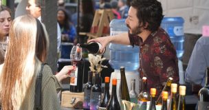 Día Nacional del Vino en Santiago: 20 viñas, catas y música gratis llegan al Barrio La Bolsa