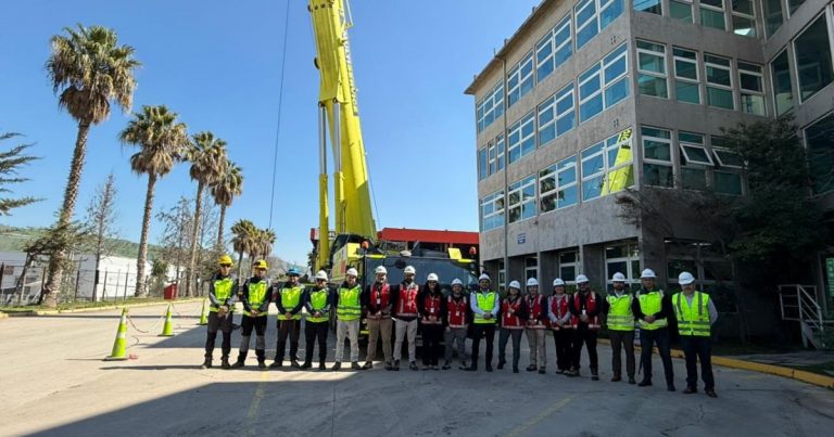 Multiservice Grúas y ACHS fortalecen la prevención de riesgos con capacitación especializada en grúas móviles