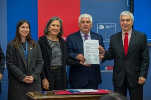 Ministerio de Salud firma acuerdo con Caja 18 para apoyar a pacientes Fonasa en listas de espera