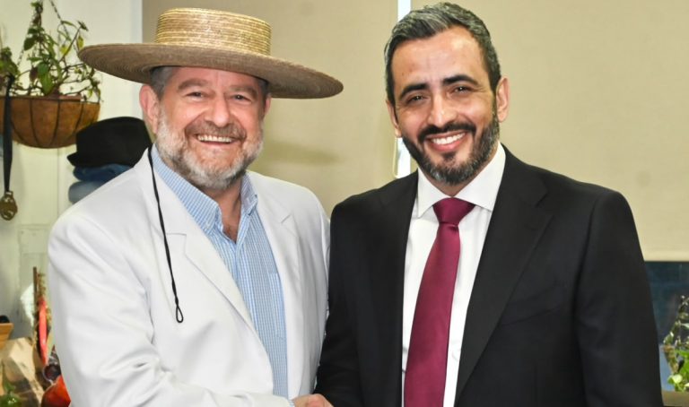Gobernador Orrego se reúne con alcalde Christopher White y expresa solidaridad tras amenazas
