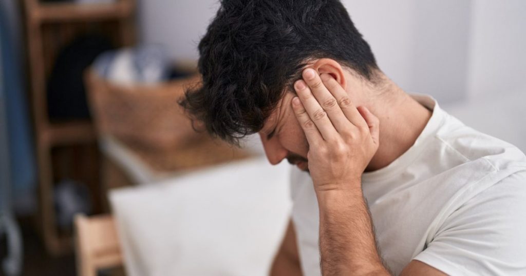 ¿Sientes un pitido en el oído? Cuándo el tinnitus puede convertirse en una señal de alerta