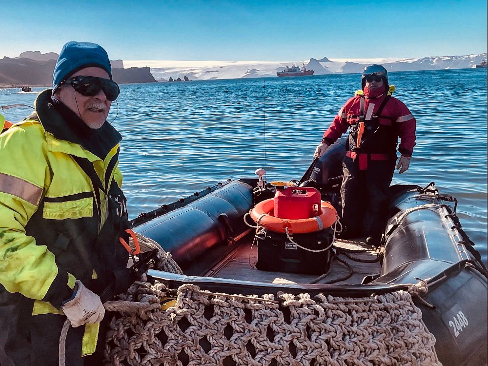 Tras 46 años en el INACH: Emotiva despedida a histórico logístico de la Antártica Chilena