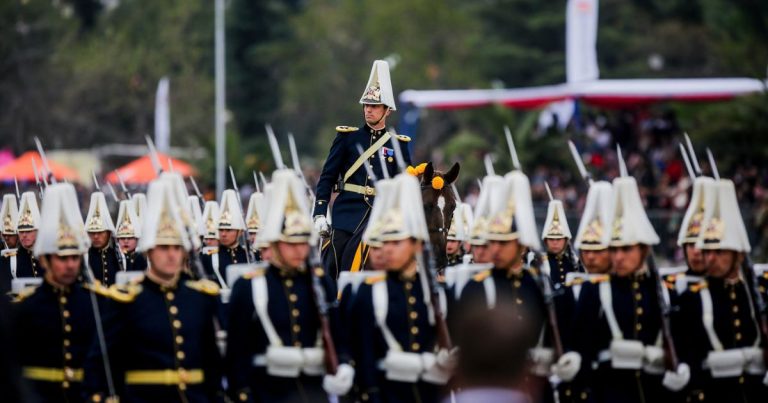Parada Militar 2026: Presidente Kast entrega Medalla al Valor a siete funcionarios de las Fuerzas Armadas