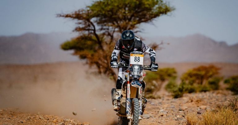 Chileno Bruno Bozzo destaca en Marruecos y finaliza 17° en el Mundial de Rally Cross Country