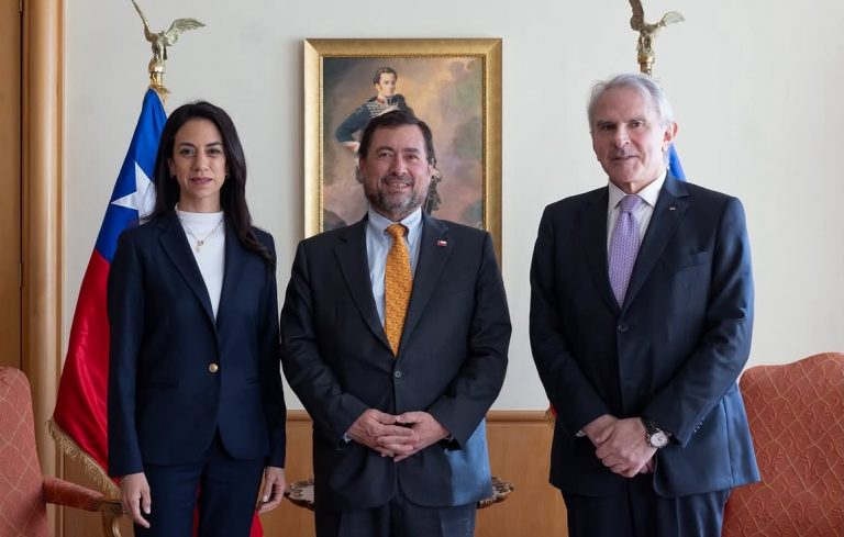 Mesa del Senado pide unidad ante tensión con Argentina tras controversia por el Estrecho de Magallanes