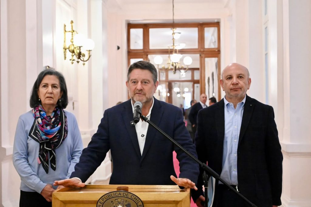 Congreso y Gobierno de Santiago abren diálogo sobre el desafío de construir ciudades más saludables