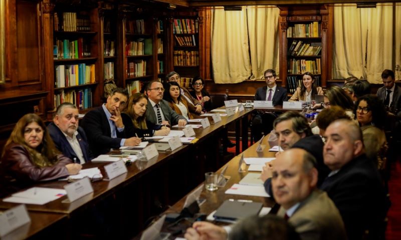 Ministerio de Educación anuncia 20 medidas para apoyar gestión de directores de colegios