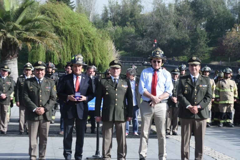 Gobierno impulsa cambios para facilitar instalación y construcción de infraestructura de Bomberos