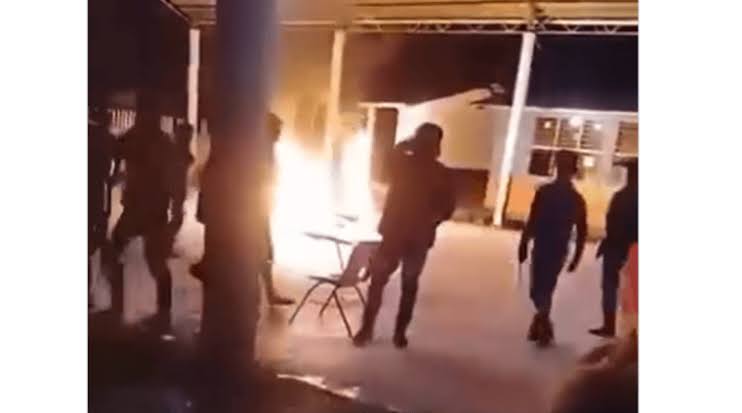 México: Linchan y queman vivas a dos personas acusadas de practicar brujería 