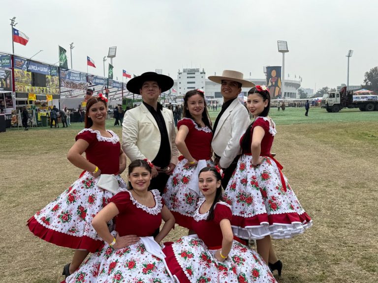 “Corazón de Chile”: La fonda de Ñuñoa que tendrá circo, cueca y música en vivo durante cuatro días