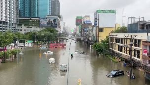 Bangkok declara estado de desastre en sus 50 distritos por graves inundaciones
