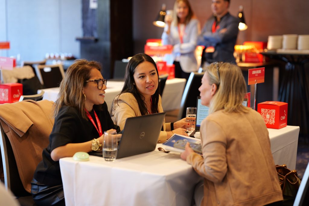 Más de mil reuniones de negocios: Sernatur abre convocatoria para turoperadores en Feria VYVA 2026