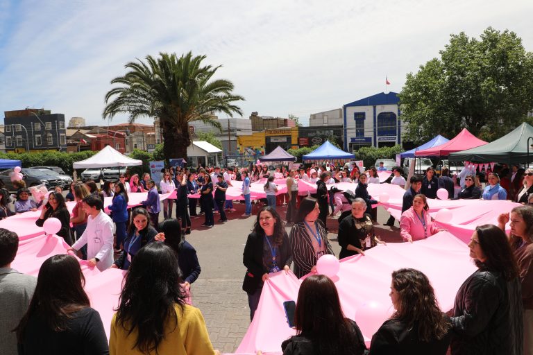Cáncer de mama: Hospital Carlos van Buren refuerza prevención y diagnóstico oportuno