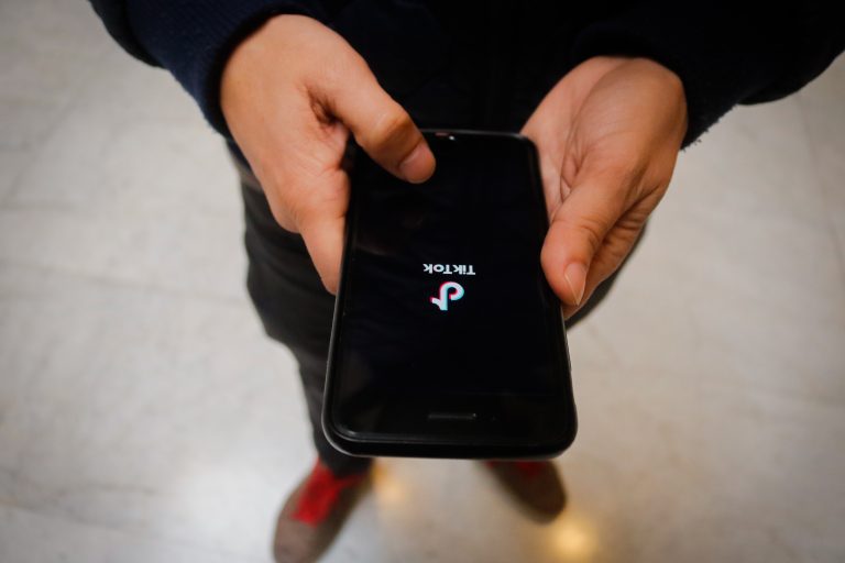TikTok lanza guía para padres: estas son las herramientas para proteger a adolescentes en la plataforma