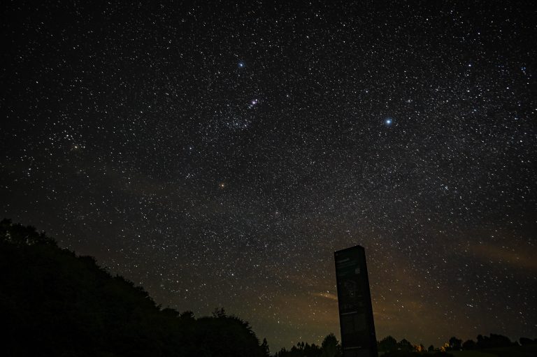 ¿Por qué una estrella puede verse verde? Académico explica el particular fenómeno astronómico