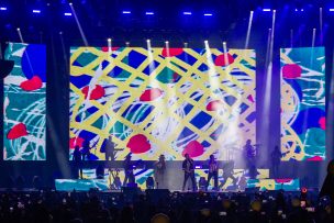 ¿Por qué nos hace tan felices esperar un concierto? Psicólogo explica el fenómeno