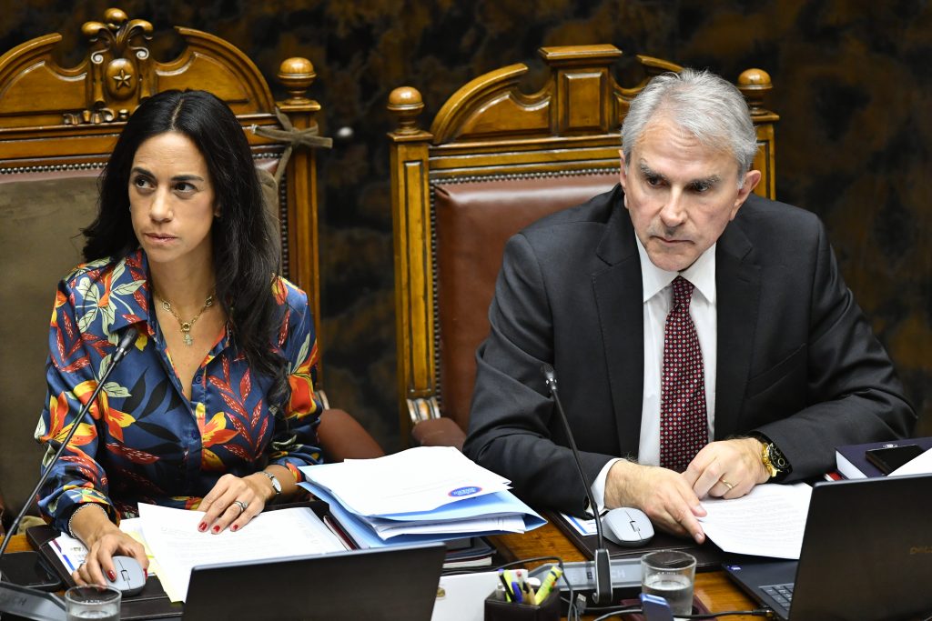 Autoridades del Senado defienden soberanía de Chile tras declaraciones del embajador de Estados Unidos