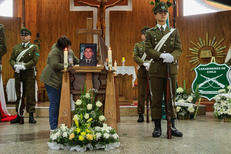 “Todo el peso de la ley”: Seguridad presenta querella por asesinato del carabinero Jaime Urrea