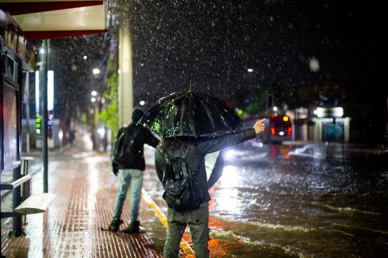 Lluvias en Santiago: DMC revela hasta qué hora se esperan precipitaciones en la Región Metropolitana