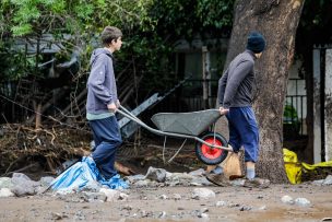 Las Condes busca voluntarios para ayudar tras aluvión en San Carlos de Apoquindo: conoce cómo inscribirse