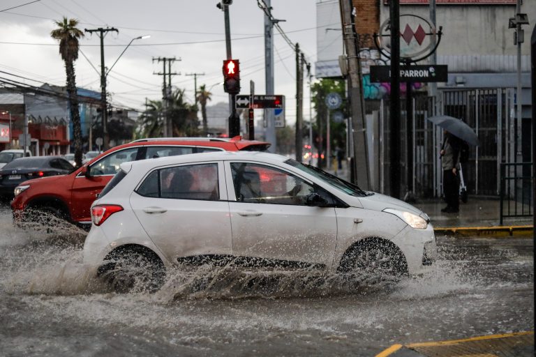 Suspenden las clases este martes 20 de octubre en 10 comunas de la Región Metropolitana: conócelas acá