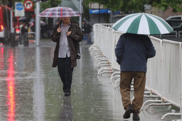 Ecoansiedad: expertos explican cómo las lluvias e inundaciones pueden afectar la salud mental