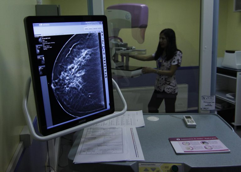 Presidente de SCOM y la importancia de tratar a tiempo el cáncer de mama: 