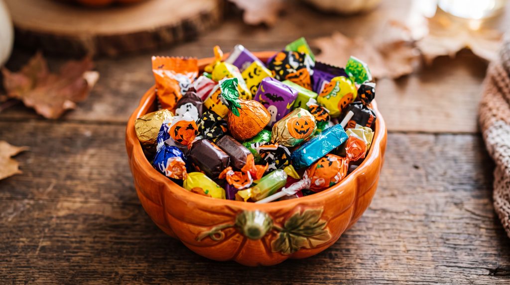 ¿Cuántos dulces pueden comer los niños en Halloween? Experta entrega recomendaciones