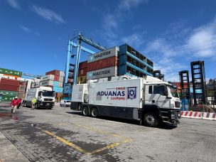 Aduanas incorpora dos nuevos camiones escáner para reforzar controles en puertos de Valparaíso y Arica