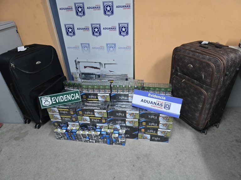 Golpe al contrabando en Antofagasta: incautan miles de cajetillas de cigarrillos y otras mercancías