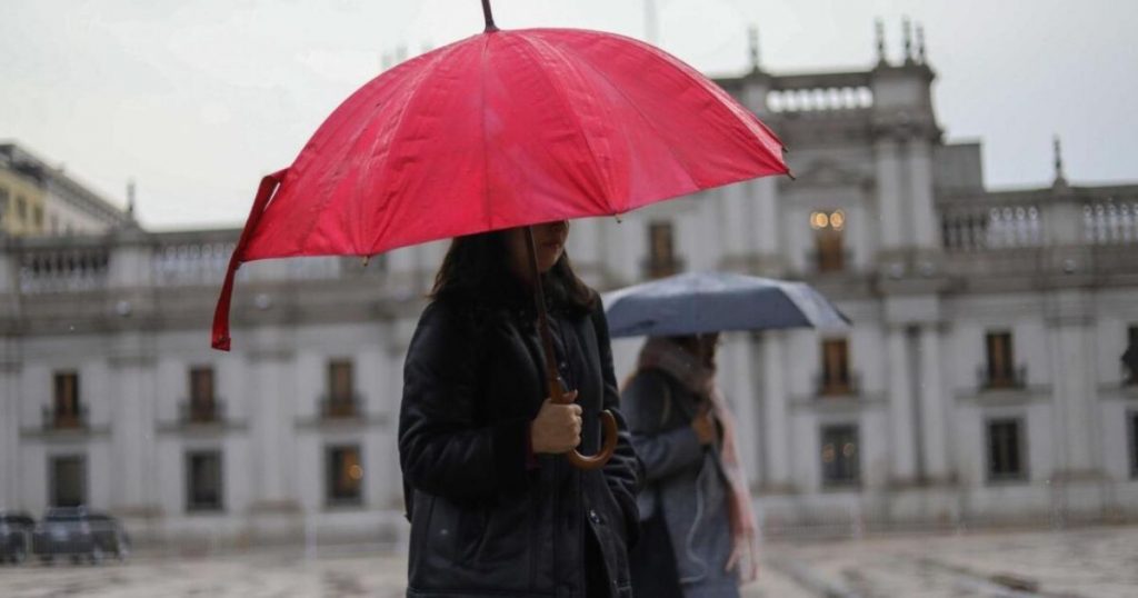 ¿Seguirá lloviendo mañana en Santiago? Así estará el tiempo este miércoles 21 de octubre