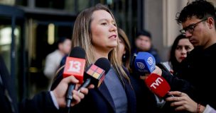 Alcaldesa de Las Condes pide no salir de las casas y confirma rescates por aluvión