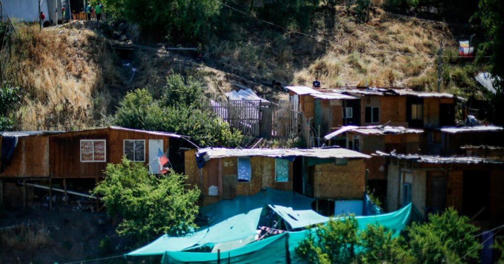 Alerta amarilla por río Molina y desalojo en Cerro 18: alcalde aborda situación en Lo Barnechea