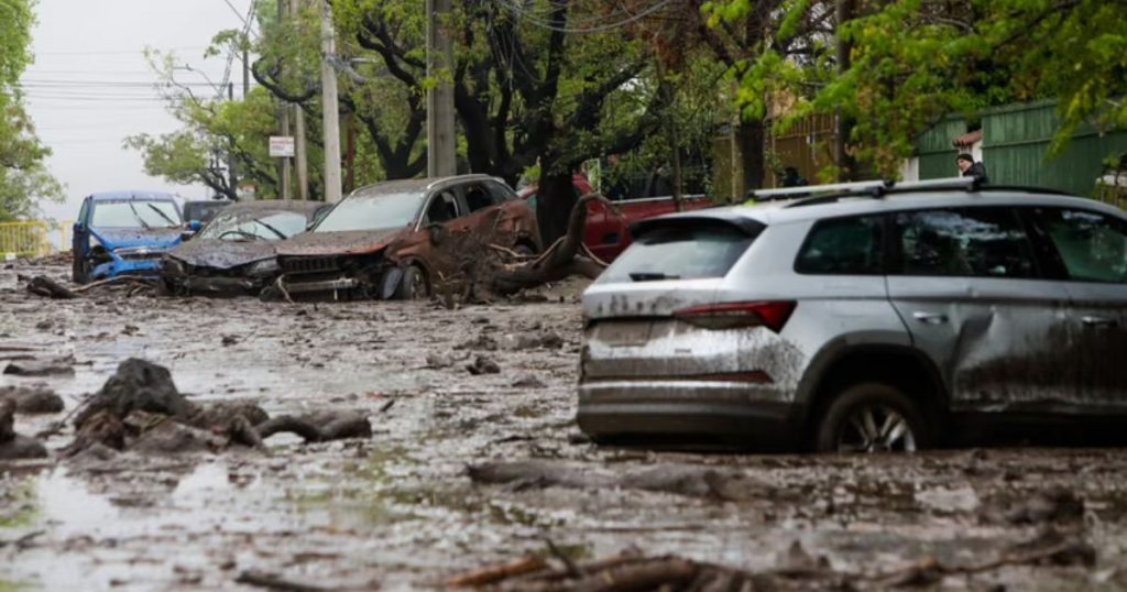 Geólogo tras aluvión en Las Condes: “Lo principal es la prevención y la prevención incluye la educación”