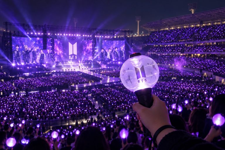 BTS en Chile dispara las búsquedas de viajes a Santiago: aumentan 93% para sus conciertos