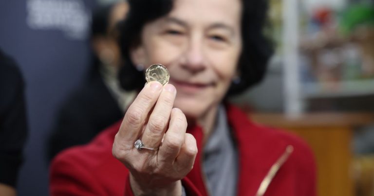 Nueva moneda de $50 comienza a circular en Chile: estas son sus principales características