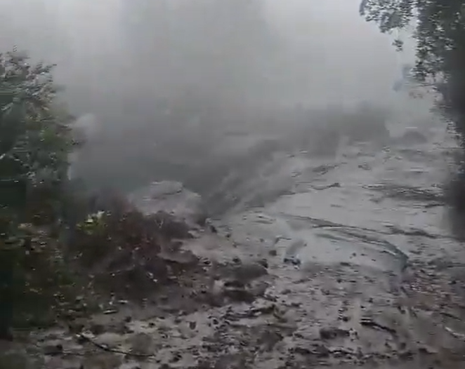 Quebrada de Huallalolén: reportan activación en Lo Barnechea y advierten peligro de aluviones