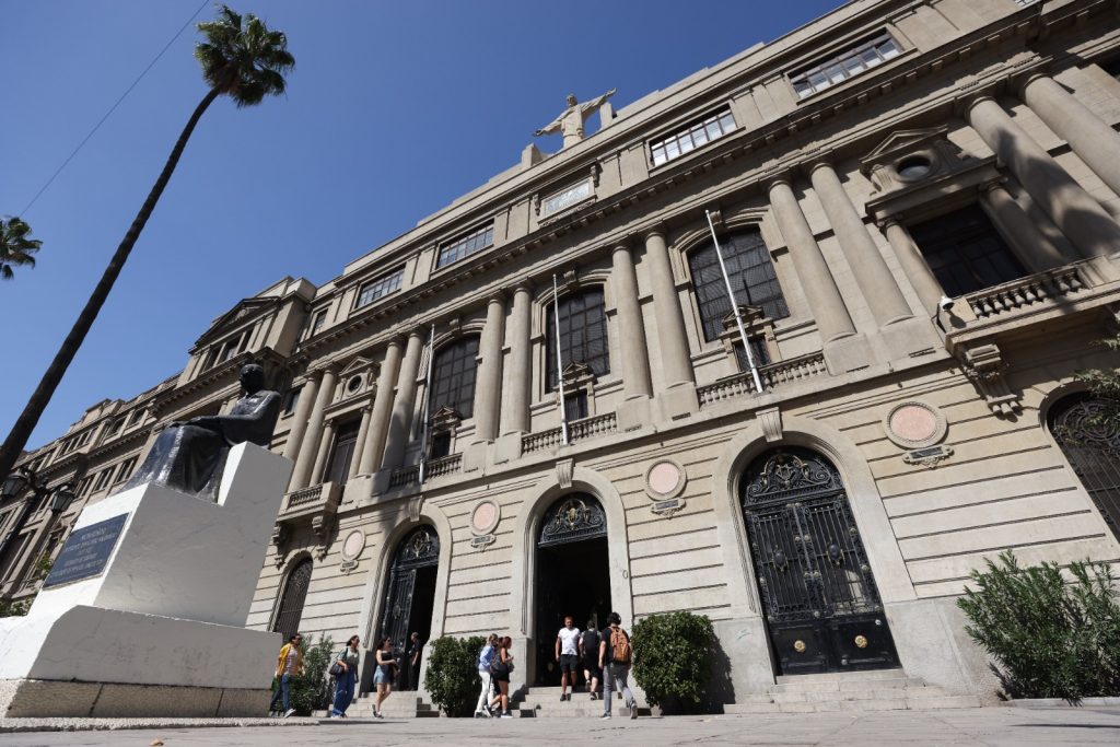 Ranking internacional revela cuál es la universidad número uno de América Latina: una chilena encabeza la lista
