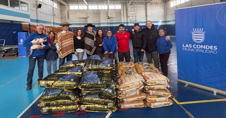 Federación del Rodeo Chileno dona 1.000 kilos de alimento para mascotas afectadas por aluvión en Las Condes