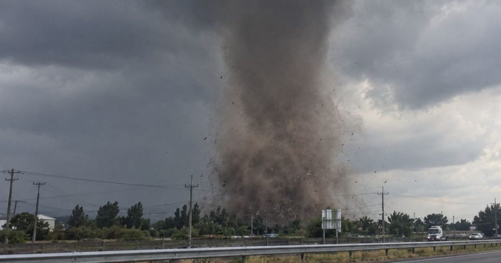 Tornados y aluviones en Chile: expertos entregan claves para enfrentar nuevas emergencias