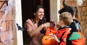 ¿Halloween con lluvia y frío? Así puedes adaptar el disfraz de los niños