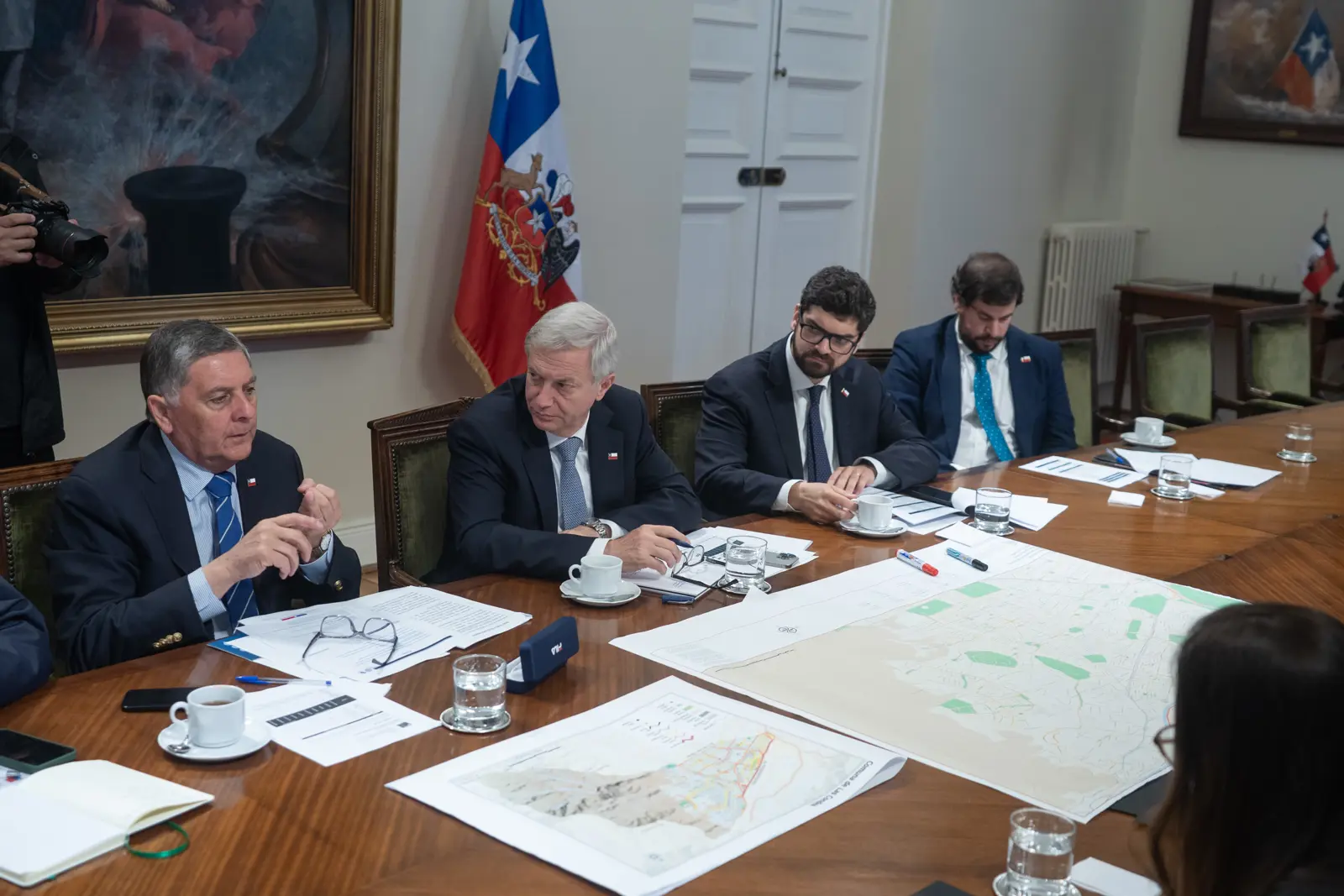 Kast aborda emergencia por aluviones en reunión de coordinación junto a autoridades de Gobierno
