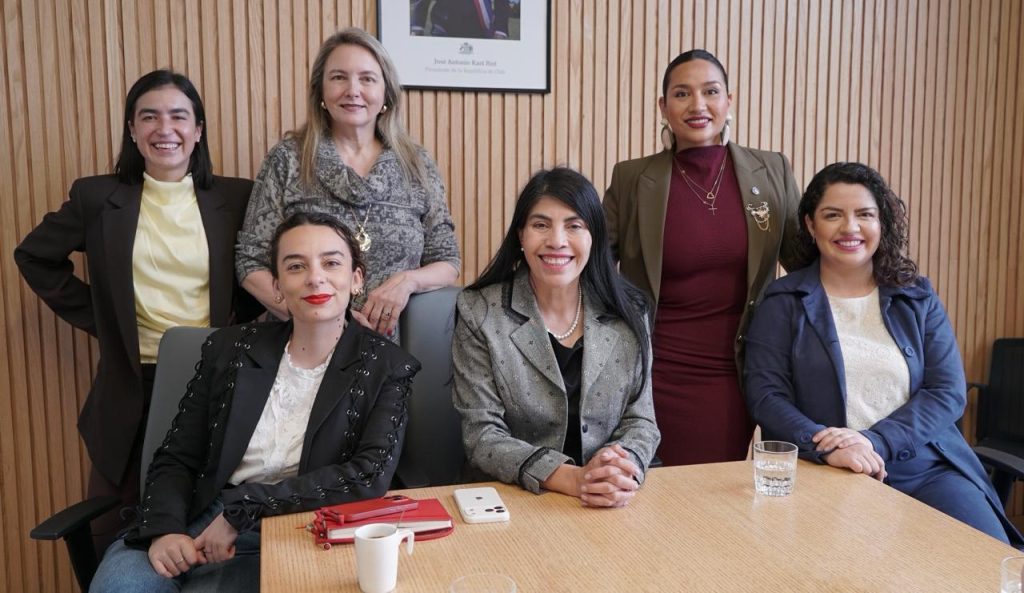 Diputadas republicanas respaldan iniciativa de Ximena Lincolao para combatir el desempleo femenino