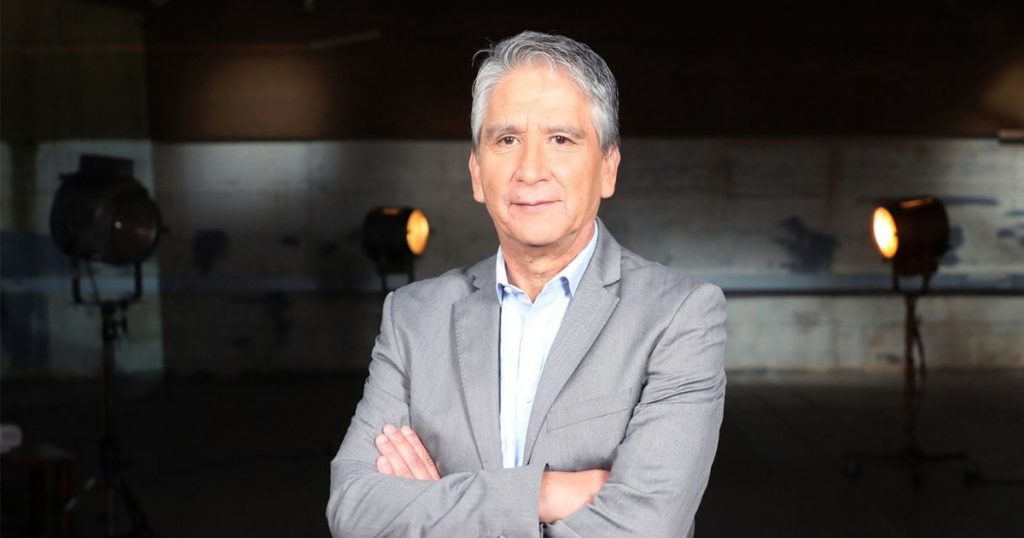 Emilio Sutherland vuelve a la conducción con “Grandes reportajes del 13”: revisa cuándo se estrena