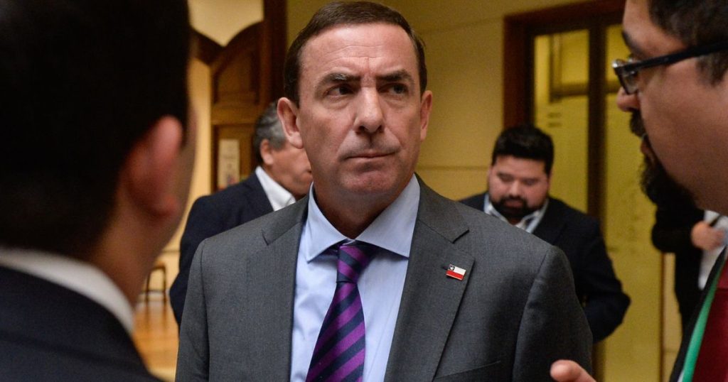 Ministro Rabat descarta renunciar en medio de polémica por rebajas de condena a abusadores sexuales