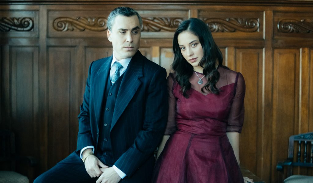 “La mujer de la mansión”: Mega estrena teleserie de suspenso con Vivianne Dietz y Nicolás Oyarzún